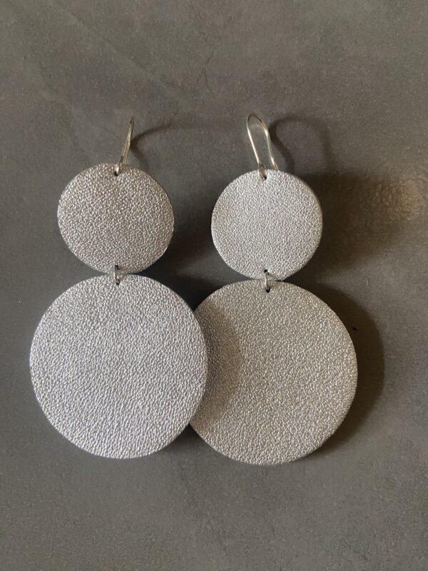 LEATHER SILVER PLANET EARRINGS (MEDIUM)
